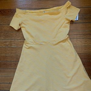 NWT Off the shoulder yellow striped Old Navy dress